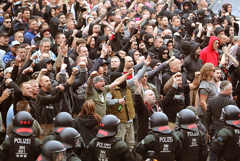 © APA/dpa/Jan Woitas Rechte Demonstranten in Chemnitz